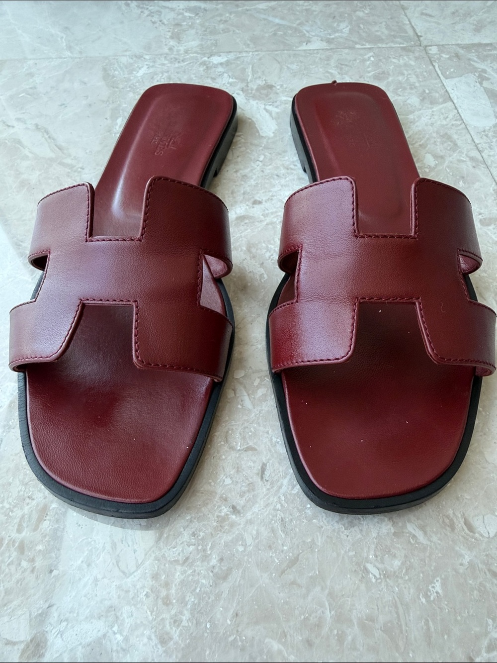 Hermes Leather Oran Sandals Stylish  Slides slip on flat shoes Size 39,5 (9-9,5)